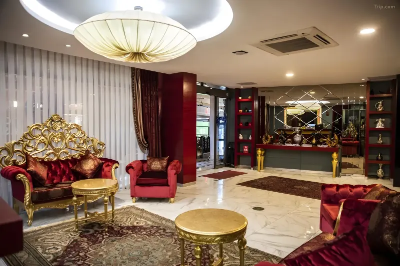 The lobby lounge at Lapis Inn